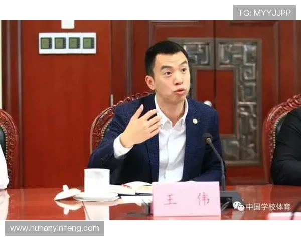 专访王伟:探寻羽毛球冠军背后的训练与心态秘诀 专访王伟:探寻羽毛球冠军背后的训练与心态秘诀