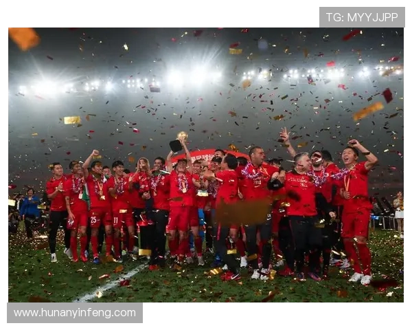 上海上港迎战权建争夺胜利期待精彩对决与球迷热情支持 上海上港迎战权建争夺胜利期待精彩对决与球迷热情支持