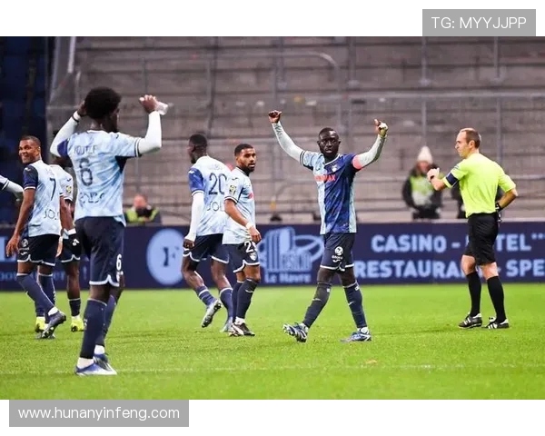 巴西国际迎战克鲁赛罗争夺联赛积分巅峰对决即将上演 巴西国际迎战克鲁赛罗争夺联赛积分巅峰对决即将上演