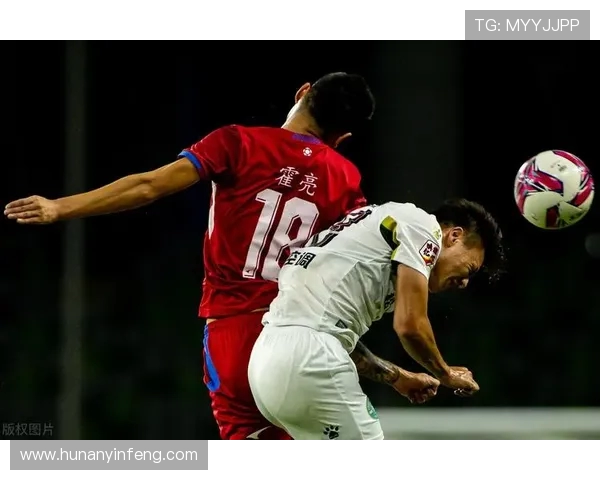 阿曼与菲律宾友谊赛激战正酣双方球员全力以赴争夺胜利 阿曼与菲律宾友谊赛激战正酣双方球员全力以赴争夺胜利
