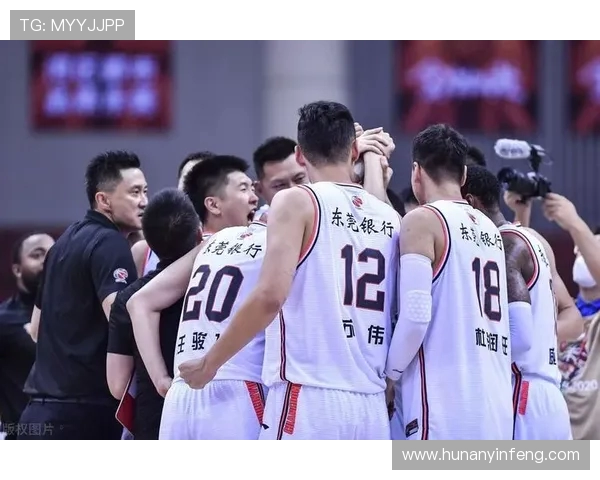 广州篮球队与北京篮球队赛后复盘分析比赛节奏与战术对决